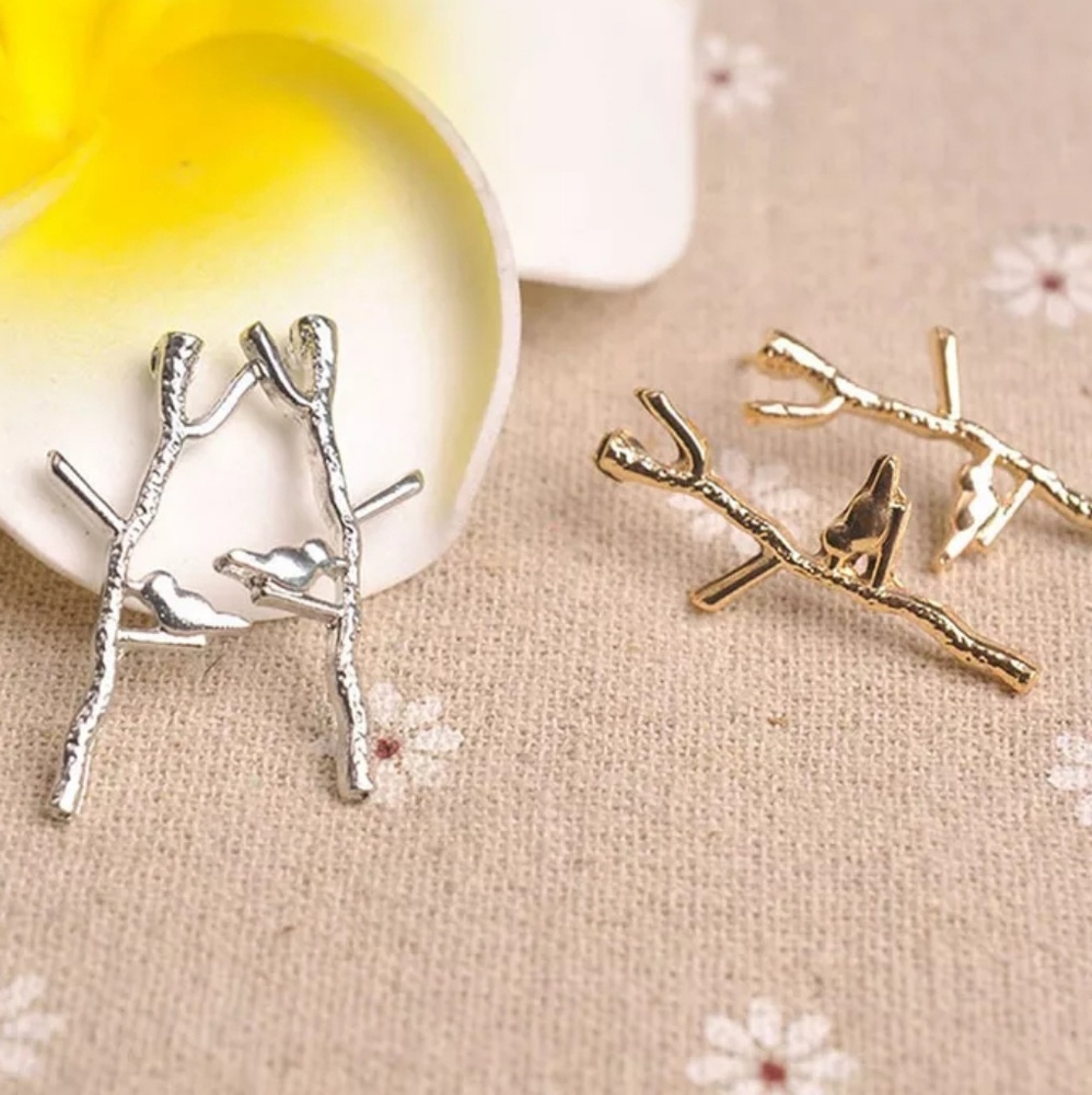 Bird on a branch silver Color Minimalist simple - Picture 3 of 3